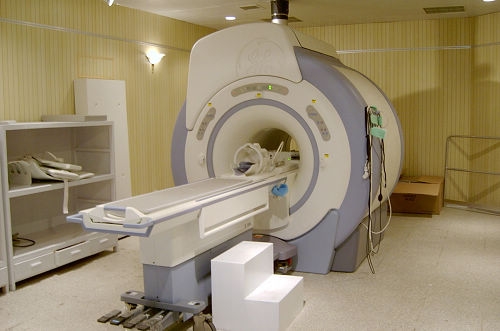 Laminar flow operating room installation